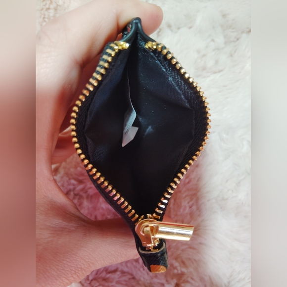 FREE W/ Any $50 Purchase! LIKE NEW! Betsey Johnson Coin/Card/Key Holder - Picture 4 of 6